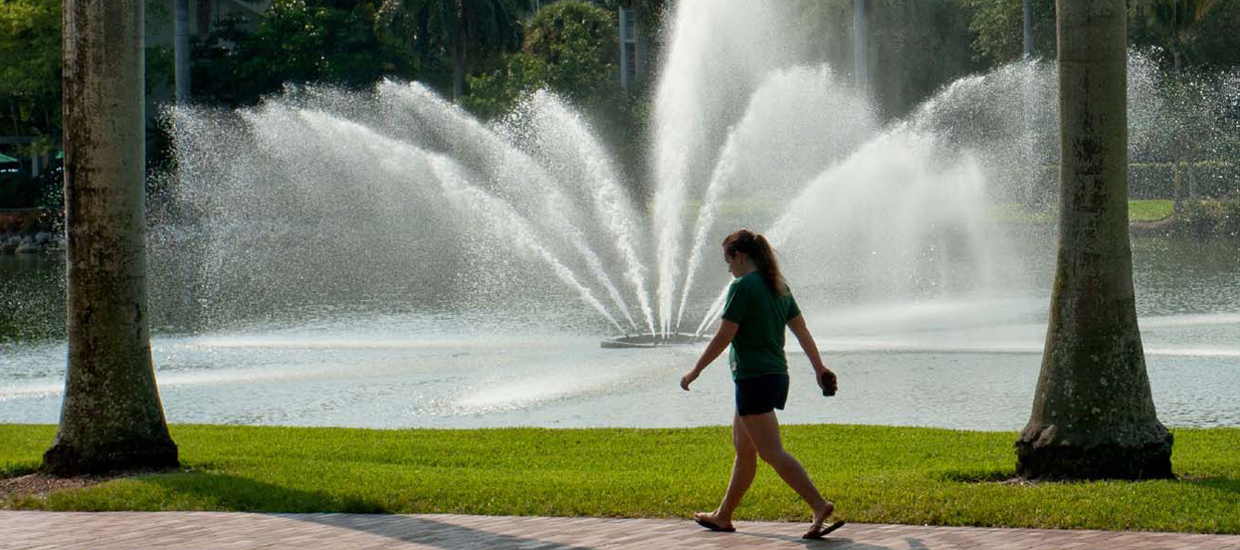 Girl Fountain_1240